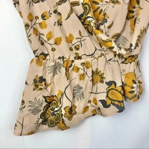 Leith Floral Faux Wrap  Surplice Asymmetrical Hem Short Sleeve Blouse XS - Picture 6 of 7